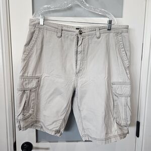 St. John's Bay Men's Cargo Shorts - Light Gray